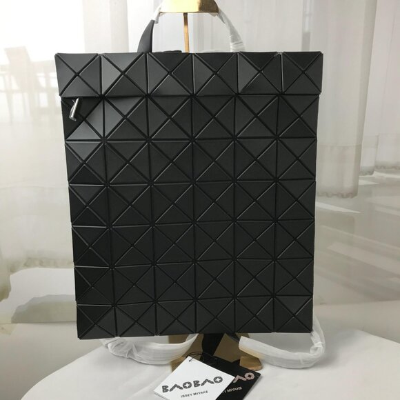 NWT BAO BAO ISSEY MIYAKE FLAT PACK Backpacks Black - Picture 1 of 12